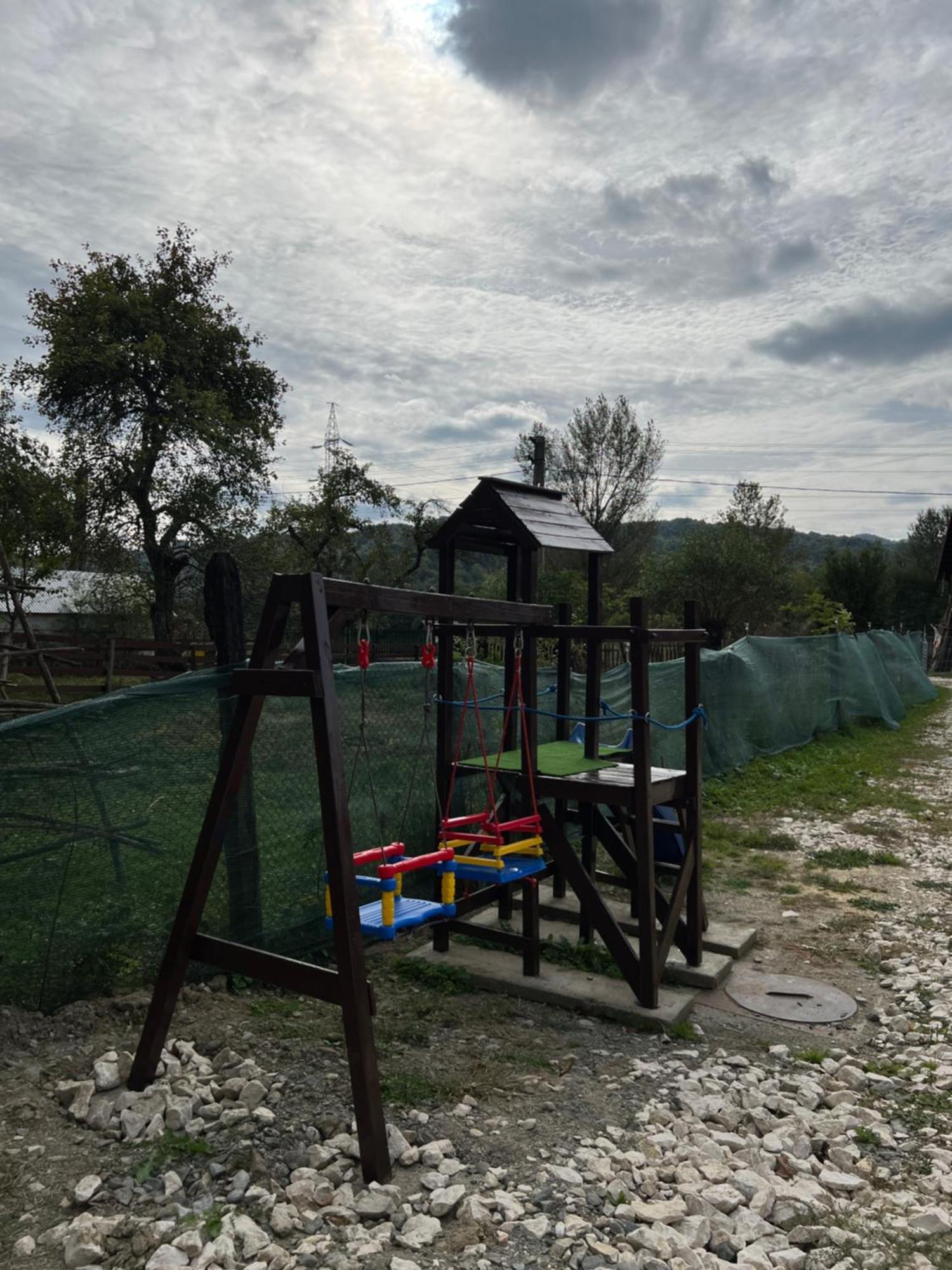Casa Lupilor Transfagarasan Villa Căpăţîneni-Ungureni Buitenkant foto